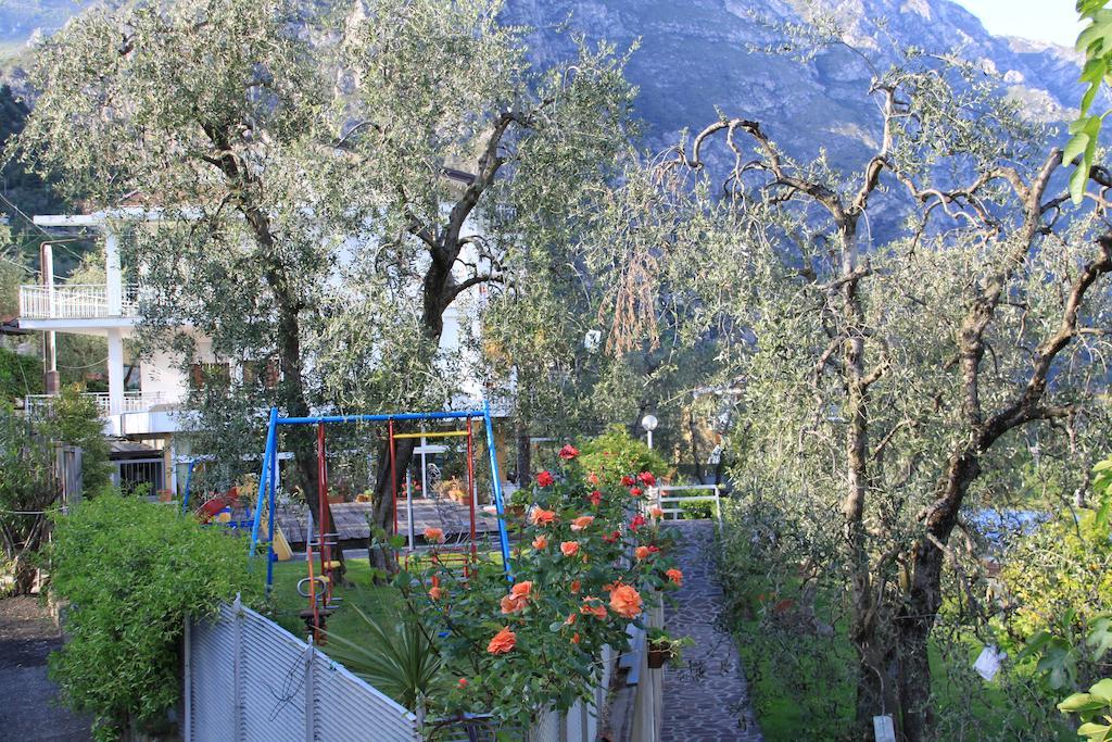 Hotel Riviera Limone sul Garda Buitenkant foto