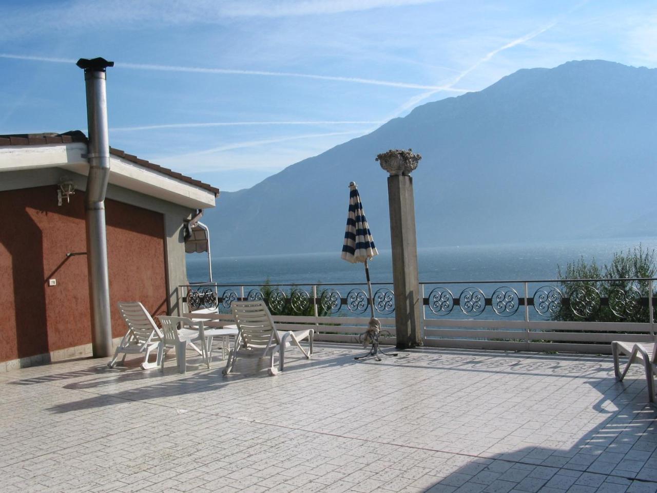 Hotel Riviera Limone sul Garda Buitenkant foto