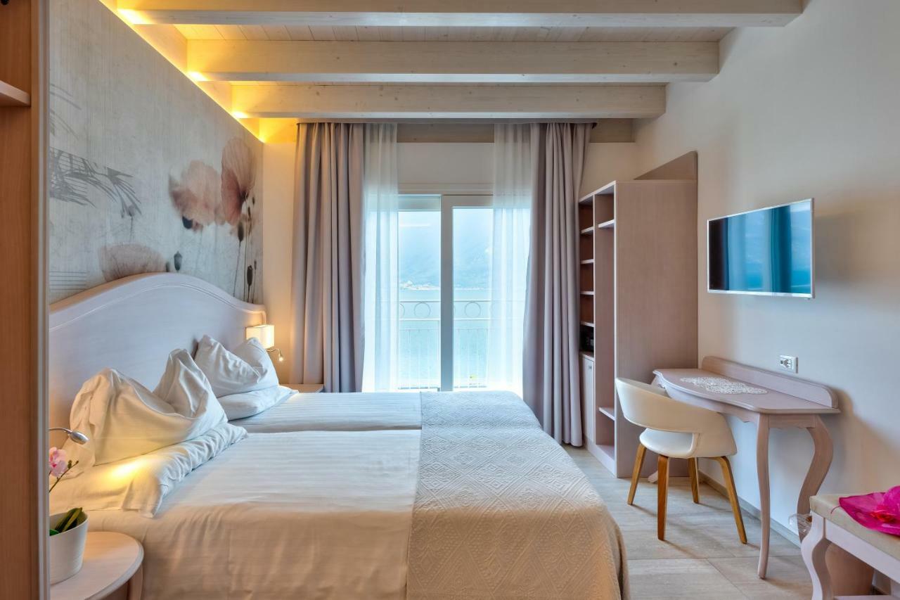 Hotel Riviera Limone sul Garda Buitenkant foto