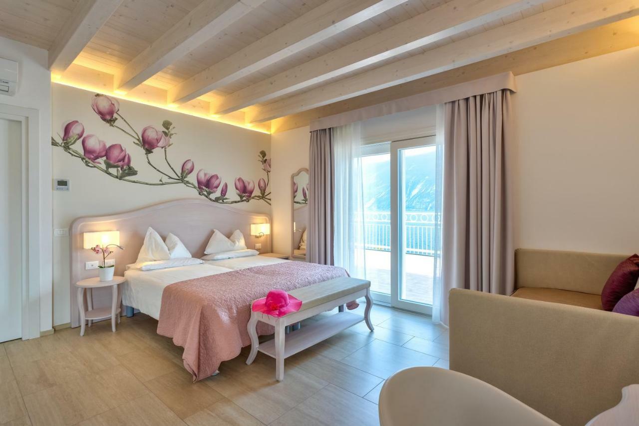 Hotel Riviera Limone sul Garda Buitenkant foto