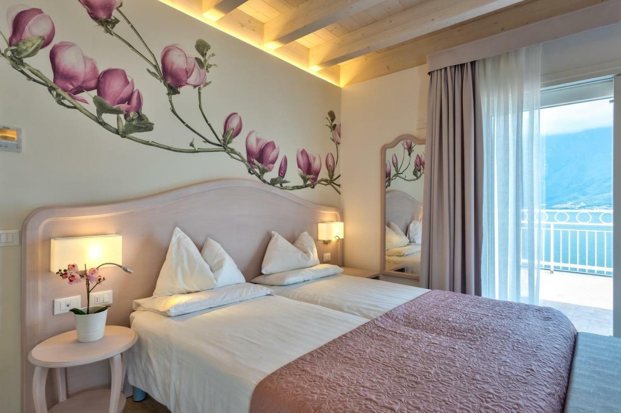 Hotel Riviera Limone sul Garda Buitenkant foto