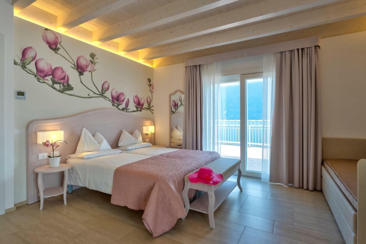 Hotel Riviera Limone sul Garda Buitenkant foto