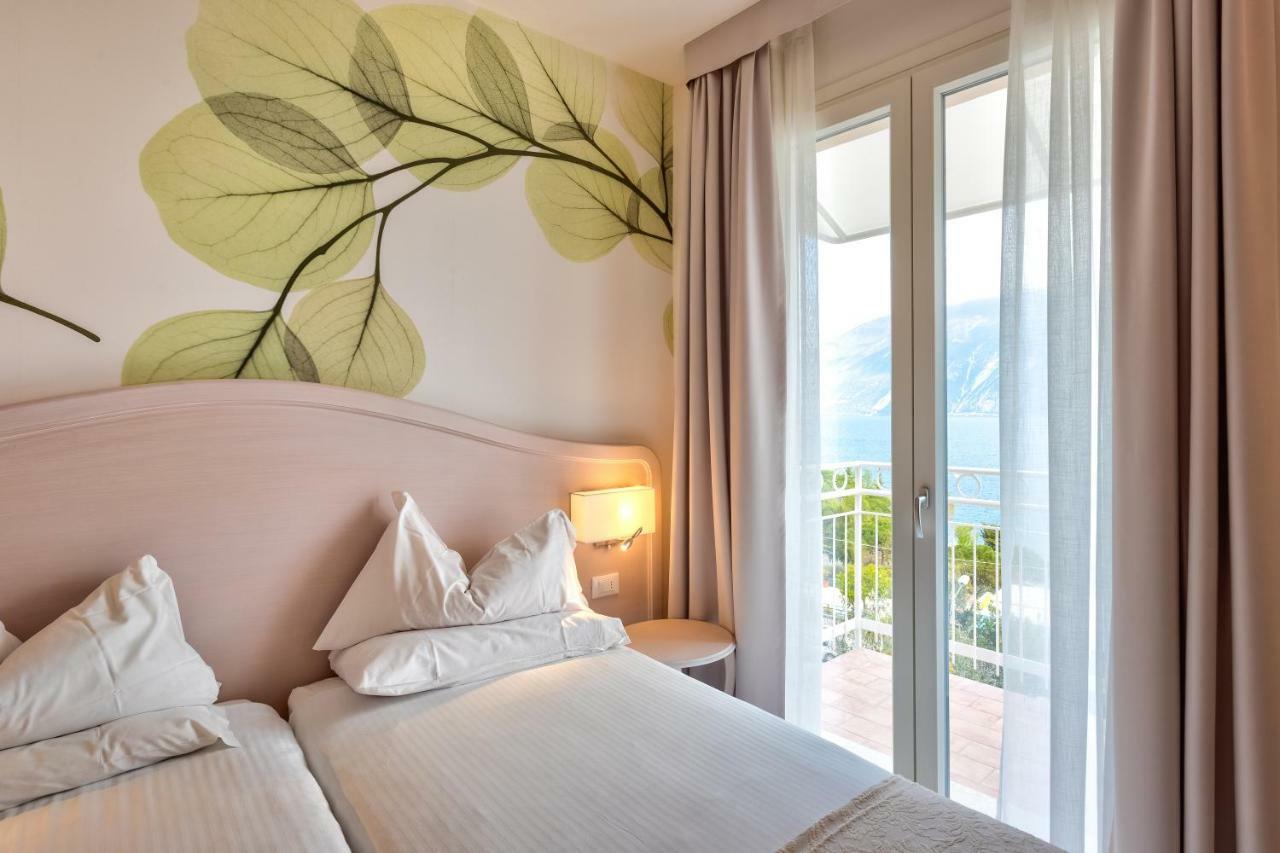 Hotel Riviera Limone sul Garda Buitenkant foto