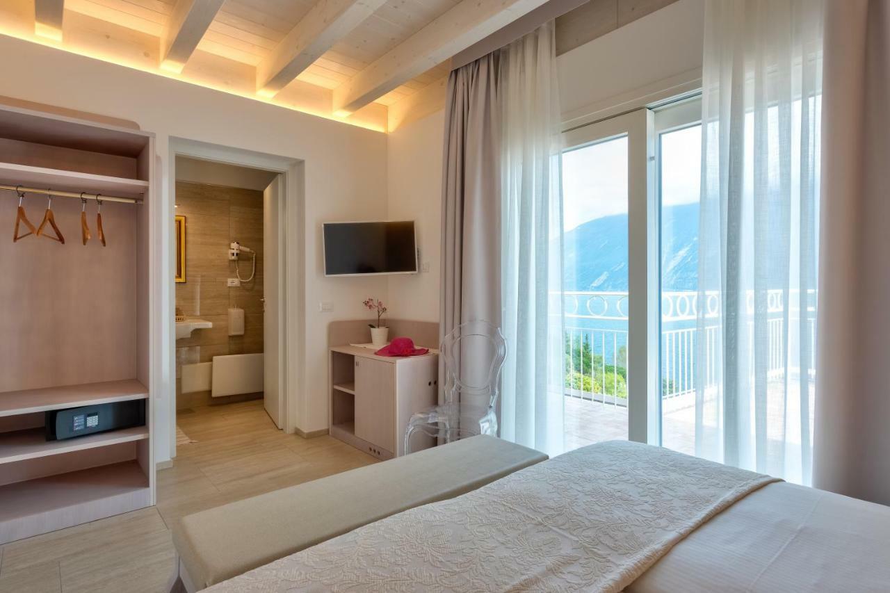 Hotel Riviera Limone sul Garda Buitenkant foto