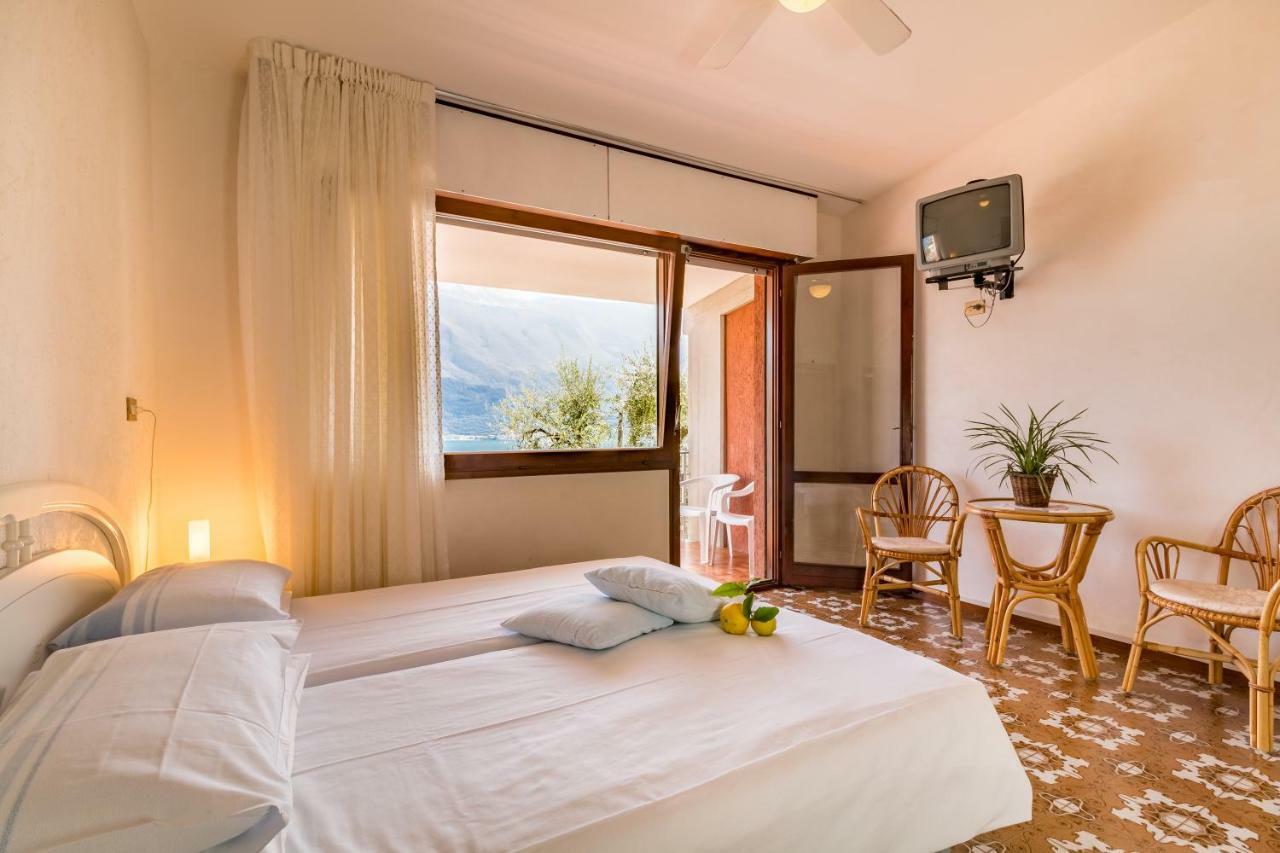 Hotel Riviera Limone sul Garda Buitenkant foto